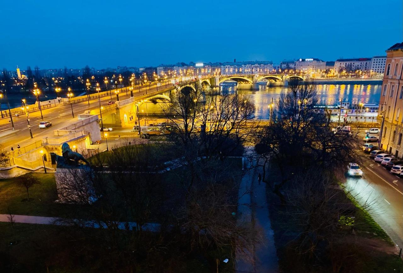 Over The Danube Budapest Exterior foto